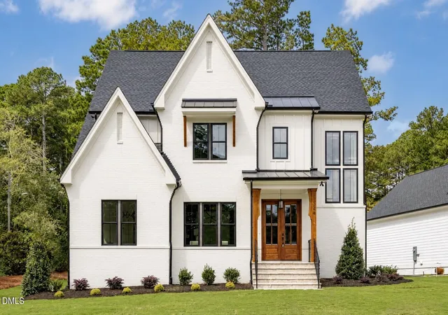 1st image of 609 N Salem St, Apex, NC 27502 | MLS# 10185032