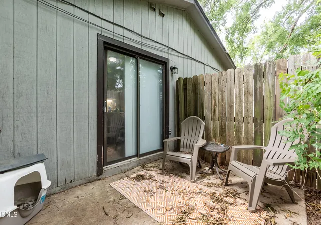 Listing Photo 2 - Condo for sale in building located at 1 Fisher Pl, Durham, NC 27707 - Unit #