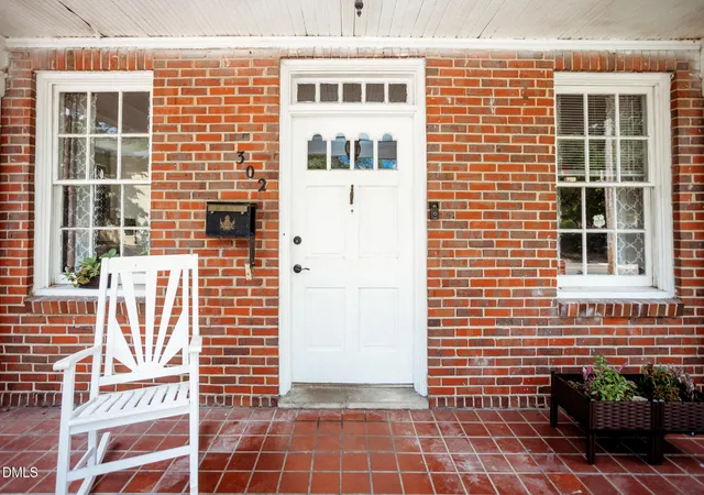 Photo 3 of Sale Pending at 302 Tarboro St Ne, Wilson, NC 27893 | MLS# 10185746 | Listing updated on 2026-09-19
