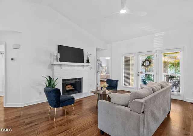 3rd image of 1100 Esher Ct, Raleigh, NC 27609 | MLS# 10183233