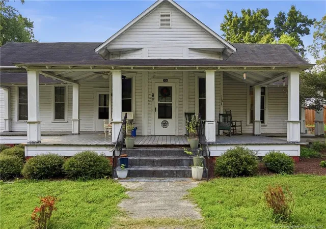 Photo 4 of Sale Pending at 206 E 2nd Avenue, Red Springs, NC 28377 | MLS# 766411 | Listing updated on 2026-08-18