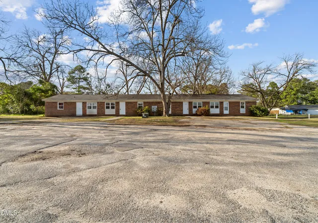 1st image of 1218 Southwood Dr, Fayetteville, NC 28304 | MLS# 10183038