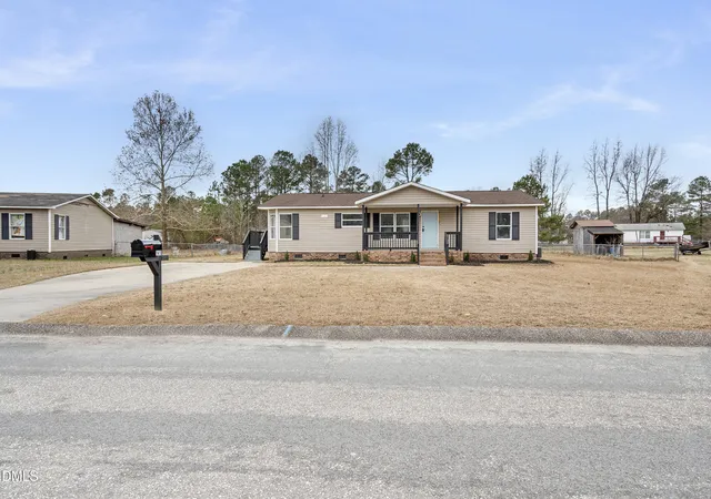 Photo 4 of Sale Pending at 1410 Darby Dr, Raeford, NC 28376 | MLS# 10182406 | Listing updated on 2026-08-20