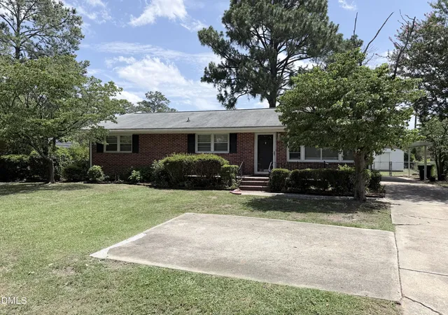 Photo 2 of Single family home for sale at 408 Rutherford St, Spring Lake, NC 28390 | MLS# 10182551 | Listing updated on 2026-08-24
