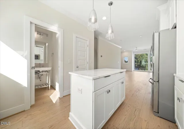 Listing Photo 5 - Condo for sale in building located at 712 E Edenton St, Raleigh, NC 27601 - Unit #102