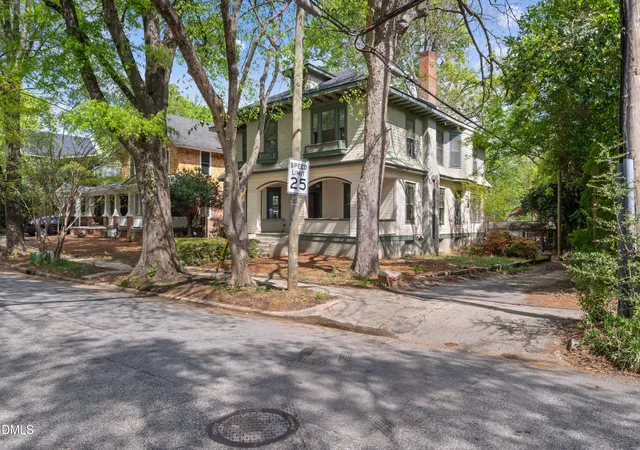 3rd image of 116 Hawthorne Rd, Raleigh, NC 27605 | MLS# 10182428