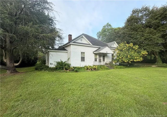 Photo 1 of Single family home for sale at 223 West 3rd Ave, Red Springs, NC 28377 | MLS# 766514 | Listing updated on 2026-08-22