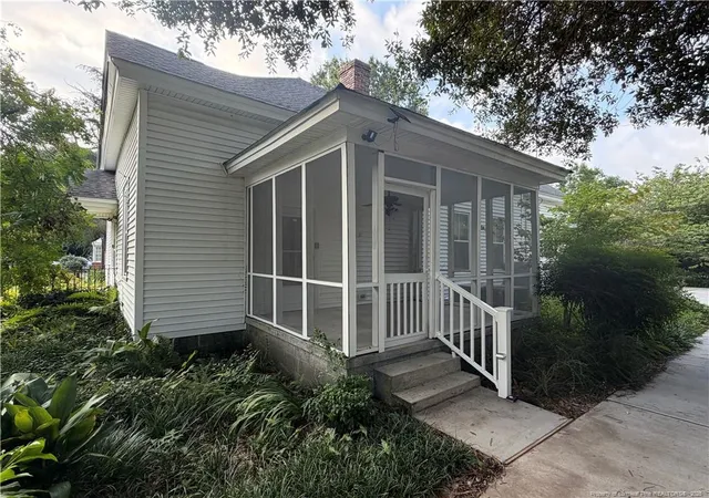 Photo 4 of Single family home for sale at 223 West 3rd Ave, Red Springs, NC 28377 | MLS# 766514 | Listing updated on 2026-08-22