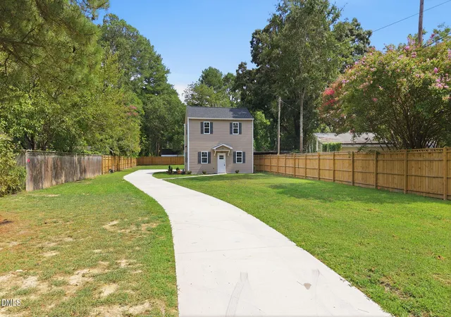 Photo 3 of Single family home for sale at 308 Pearson St N, Wilson, NC 27893 | MLS# 10182456 | Listing updated on 2026-08-28