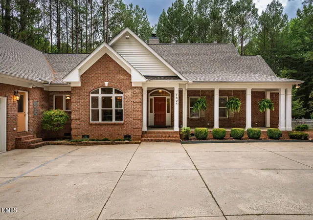 Photo 2 of Sale Pending at 1624 Rosebriar Pl, Hillsborough, NC 27278 | MLS# 10185725 | Listing updated on 2026-09-24