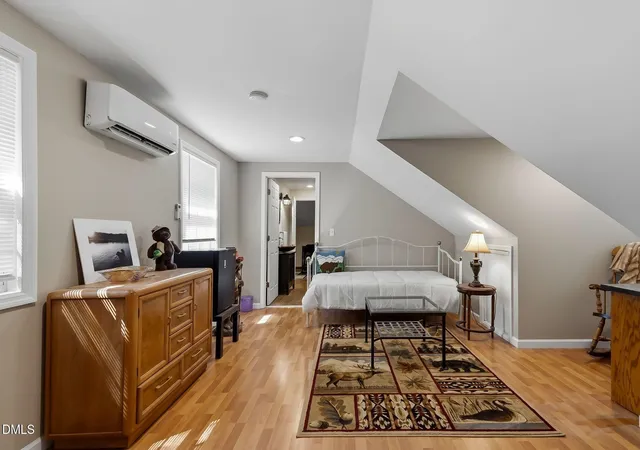 Photo 4 of Single family home for sale at 2537 Booker Crk Rd, Chapel Hill, NC 27514 | MLS# 10182513 | Listing updated on 2026-08-28