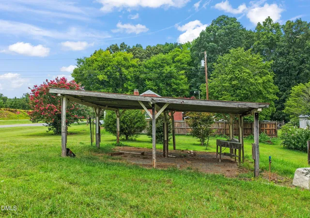 Photo 3 of Single family home for sale at 2317 US 58, Buffalo Junction, VA 24529 | MLS# 10182510 | Listing updated on 2026-09-01