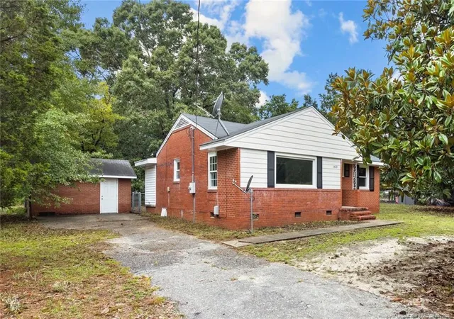 Photo 2 of Single family home for sale at 1413 Stansfield Dr, Fayetteville, NC 28303 | MLS# 766571 | Listing updated on 2026-09-18
