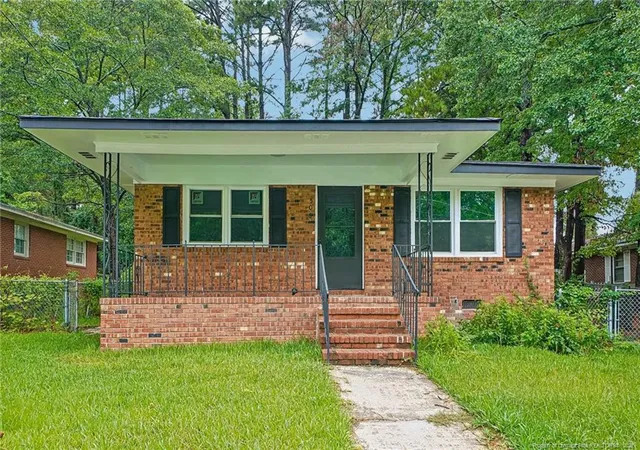 Photo 1 of Sale Pending at 506 Eaton St, Fayetteville, NC 28301 | MLS# 766637 | Listing updated on 2026-08-29