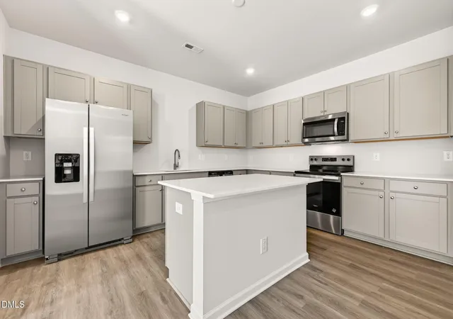 Photo 4 of Townhouse for sale at 412 Barrington Key Dr, Zebulon, NC 27597 | MLS# 10182576 | Listing updated on 2026-09-05