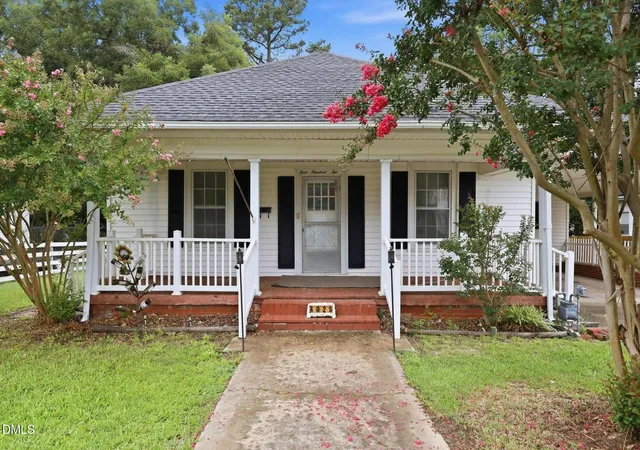 Photo 1 of Single family home for sale at 402 S 13th Street, Erwin, NC 28339 | MLS# 10182579 | Listing updated on 2026-09-10