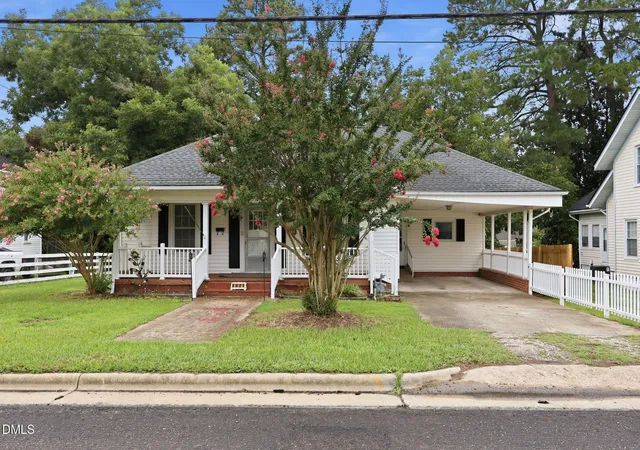 Photo 3 of Single family home for sale at 402 S 13th Street, Erwin, NC 28339 | MLS# 10182579 | Listing updated on 2026-09-10