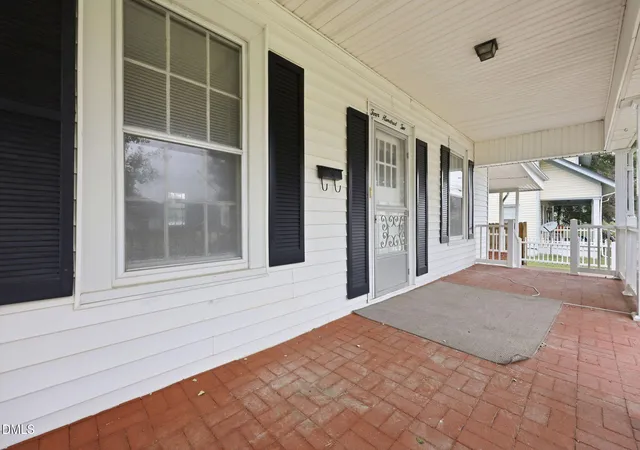 Photo 4 of Single family home for sale at 402 S 13th Street, Erwin, NC 28339 | MLS# 10182579 | Listing updated on 2026-09-10