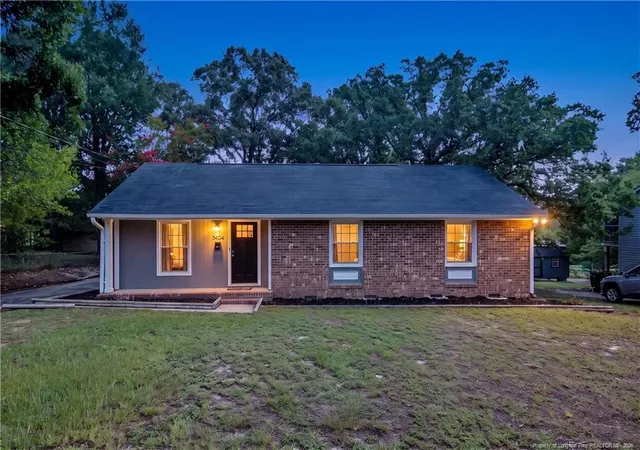 Photo 2 of Single family home for sale at 5404 Sandstone Dr, Fayetteville, NC 28311 | MLS# 766536 | Listing updated on 2026-09-18
