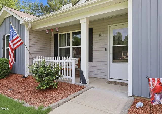 Photo 3 of Single family home for sale at 108 Forest Is Ave, Smithfield, NC 27577 | MLS# 10182592 | Listing updated on 2026-08-28