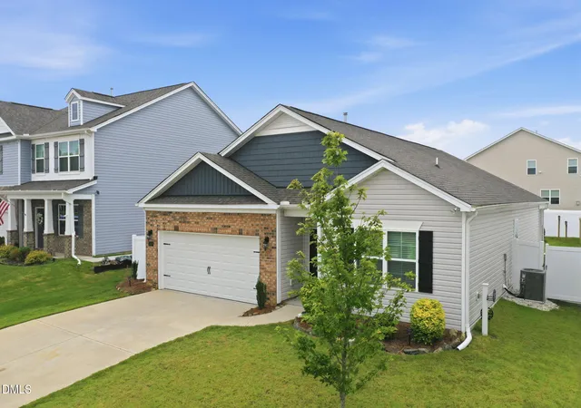 image of 1419 Carisbrooke Dr, Mebane, NC 27302 | MLS# 10184338