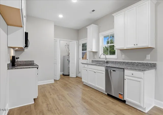 Photo 3 of Sale Pending at 4268 Ellis Ave, Farmville, NC 27828 | MLS# 10184175 | Listing updated on 2026-08-29