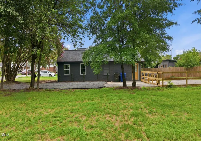 Photo 4 of Single family home for sale at 519 E End Ave, Durham, NC 27703 | MLS# 10182623 | Listing updated on 2026-08-24