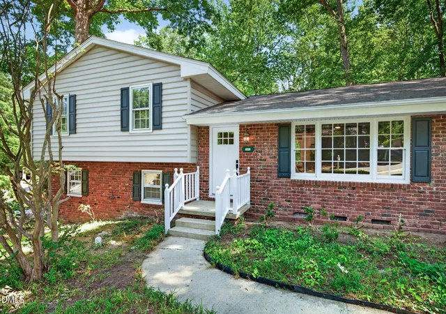 Photo 3 of Single family home for sale at 3304 Julian Dr, Raleigh, NC 27604 | MLS# 10183073 | Listing updated on 2026-09-08