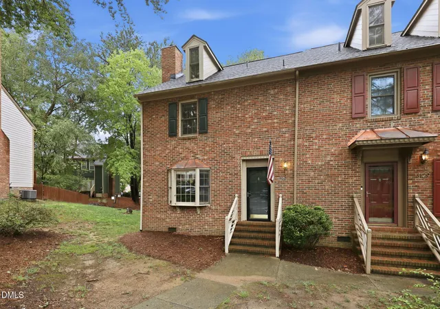 Photo 4 of Sale Pending at 3127 Coachmans Way, Durham, NC 27705 | MLS# 10182896 | Listing updated on 2026-08-16