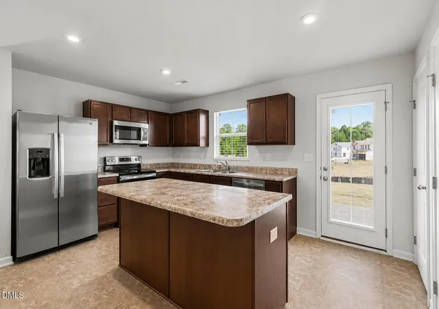 Photo 3 of Single family home for sale at 160 Day Song Ct, Lillington, NC 27546 | MLS# 10182789 | Listing updated on 2026-07-29