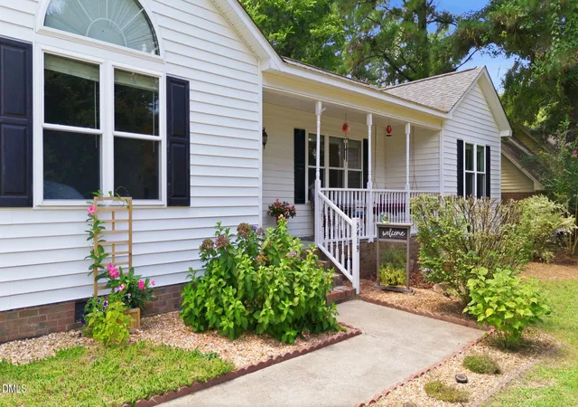 Photo 3 of Single family home for sale at 5419 Cleveland Rd, Clayton, NC 27520 | MLS# 10184579 | Listing updated on 2026-09-23