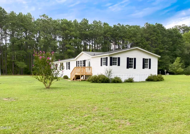 Photo 3 of Manufactured home for sale at 8189 Us 258 S, Pinetops, NC 27864 | MLS# 10182754 | Listing updated on 2026-09-18