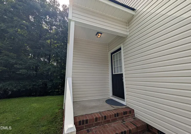 Photo 5 of Single family home for sale at 1039 Laurel Leaf Rd, Zebulon, NC 27597 | MLS# 10182938 | Listing updated on 2026-07-30