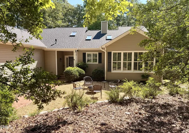 Photo 5 of Single family home for sale at 686 Spindlewood, Pittsboro, NC 27312 | MLS# 10185946 | Listing updated on 2026-08-25