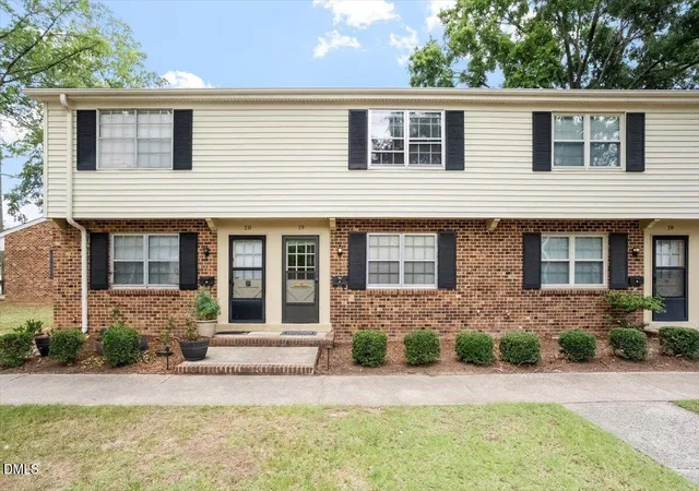 1st image of 1102 Willow Dr #19, Chapel Hill, NC 27517 | MLS# 10182768