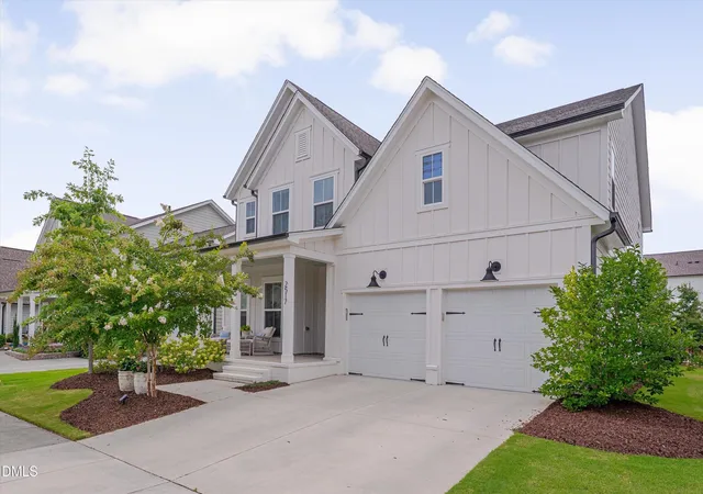 Photo 3 of Sale Pending at 2517 Great Daisy Ln, New Hill, NC 27562 | MLS# 10183170 | Listing updated on 2026-09-14
