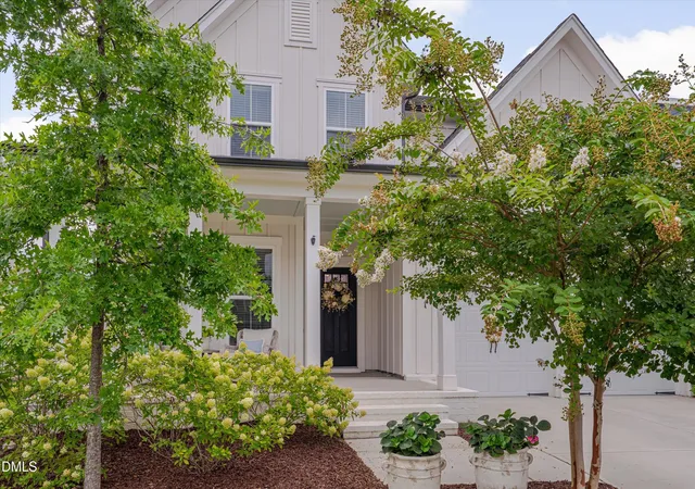 Photo 4 of Sale Pending at 2517 Great Daisy Ln, New Hill, NC 27562 | MLS# 10183170 | Listing updated on 2026-09-14