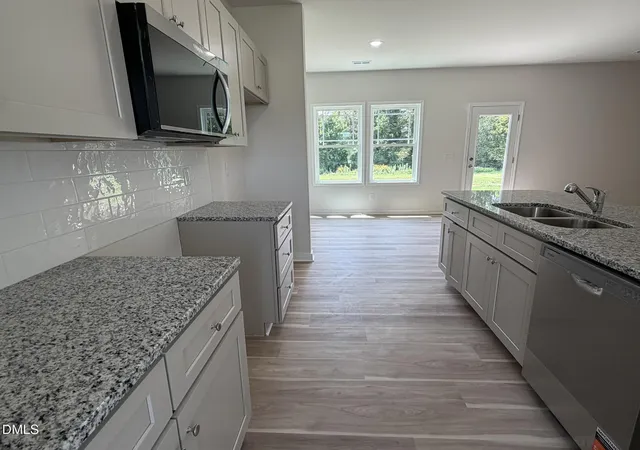 Photo 4 of Single family home for sale at 326 Barbour's Pl Dr, Four Oaks, NC 27524 | MLS# 10187617 | Listing updated on 2026-08-20