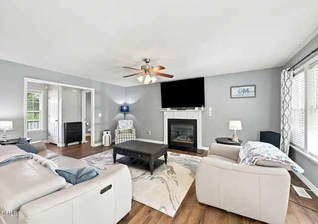 Photo 3 of Single family home for sale at 637 Dickinson Rd, Smithfield, NC 27577 | MLS# 10184552 | Listing updated on 2026-09-10