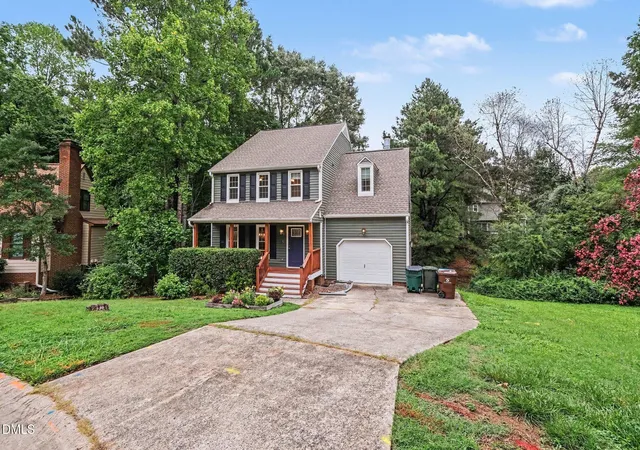 Photo 1 of Single family home for sale at 4 Brightleaf Ct, Durham, NC 27713 | MLS# 10183351 | Listing updated on 2026-09-16