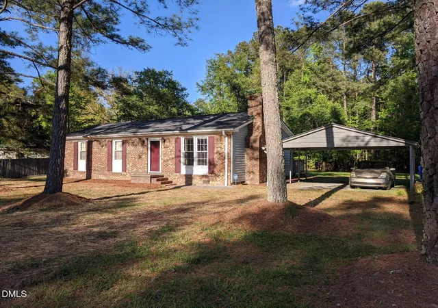 Photo 2 of Single family home for sale at 808 Old Fayetteville Rd, Chapel Hill, NC 27516 | MLS# 10183119 | Listing updated on 2026-09-14