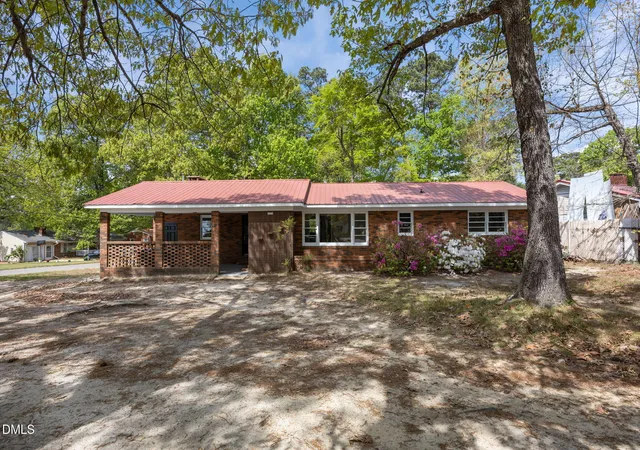 1st image of 2934 Academy St, Sanford, NC 27332 | MLS# 10184017