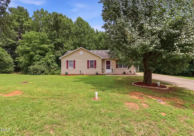 Photo 3 of Sale Pending at 106 N Arlington Ave, Jonesville, NC 28642 | MLS# 10182838 | Listing updated on 2026-09-22