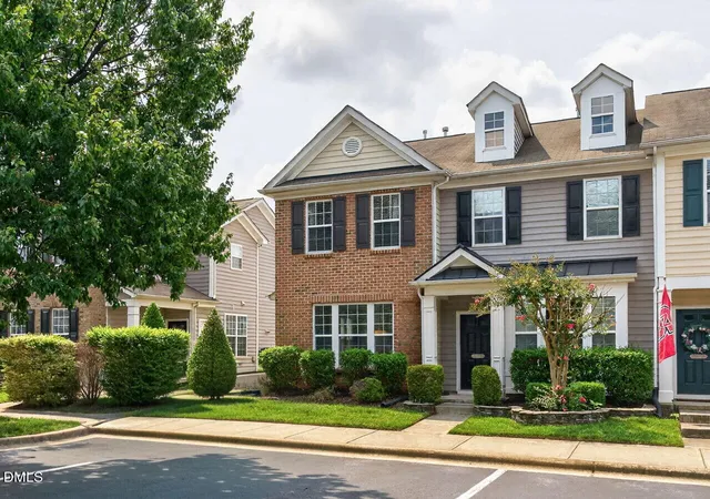 Photo 2 of Sale Pending at 802 Bryant St, Raleigh, NC 27603 | MLS# 10182903 | Listing updated on 2026-08-27