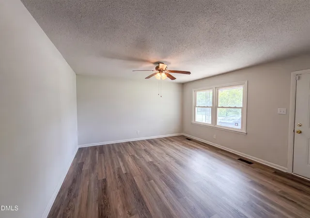 Photo 3 of Sale Pending at 316 Bighorn Dr, Fayetteville, NC 28303 | MLS# 10184233 | Listing updated on 2026-09-09