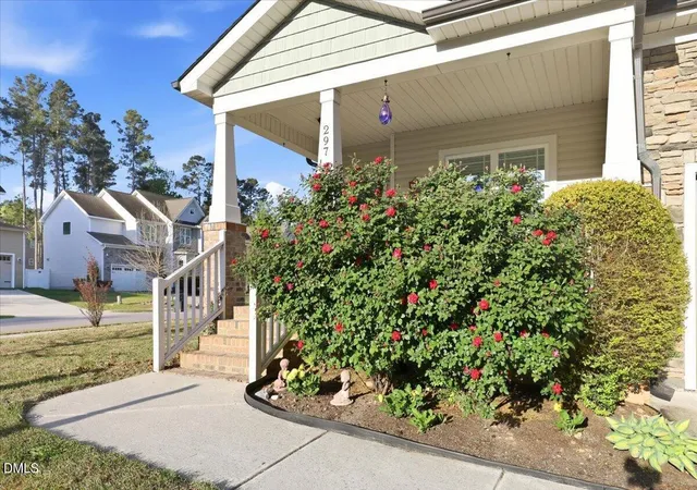 Photo 4 of Single family home for sale at 297 Hawkesburg Dr, Clayton, NC 27527 | MLS# 10183524 | Listing updated on 2026-09-29