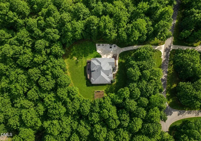 Photo 2 of Mansion for sale at 825 Oxbow Xing Rd, Chapel Hill, NC 27516 | MLS# 10182850 | Listing updated on 2026-09-16