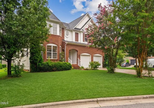 Photo 3 of Sale Pending at 2900 Northop Ct, Raleigh, NC 27614 | MLS# 10184828 | Listing updated on 2026-08-11