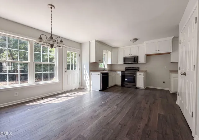 2nd image of 576 Sunray Dr, Clayton, NC 27520 | MLS# 10182880