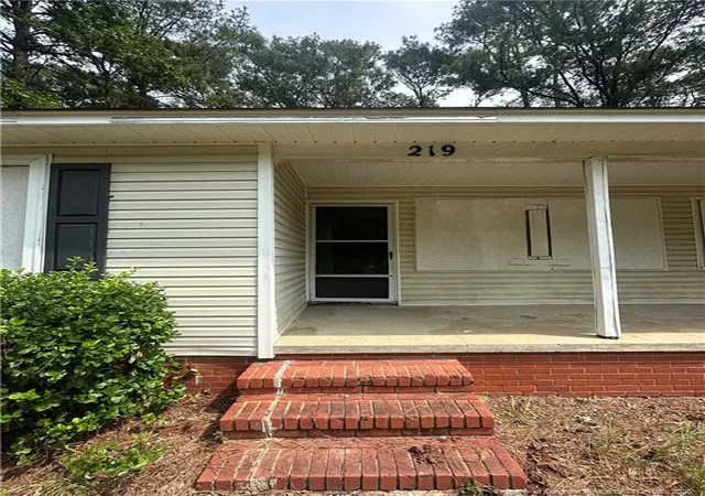 2nd image of 219 Colonial Dr, Fayetteville, NC 28301 | MLS# 766766